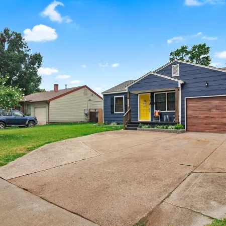 Tranquil 3-bedroom 2 Bath, HotTub, Ping Pong, backs up to Park, hosting w/heart