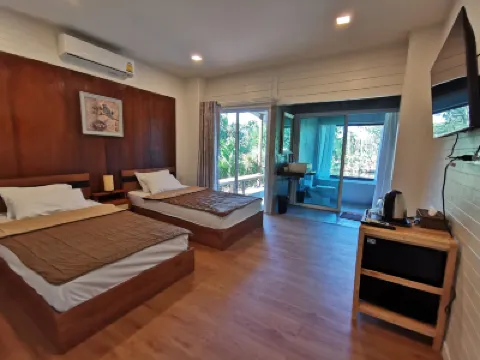 House of Moon Phase Hotels in Bang Kaeo