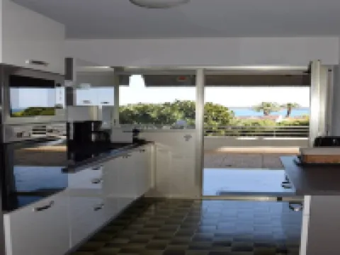 Apartment in Golfe Juan with Sea View Hotéis em Vallauris