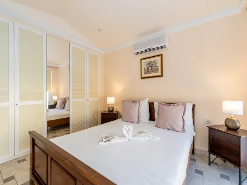 Villa in Ripenda Kras with Pool and Sauna - Villas