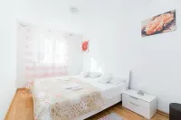 Apartment Budimir - Two Bedroom Apartment with Balcony Hotels in Sutivan