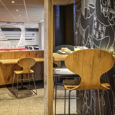 Ibis Orly Chevilly Tram 7
