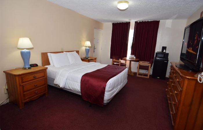 Knights Inn Oswego East