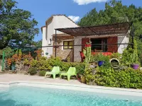Saint-Brès: Pool & Nature
