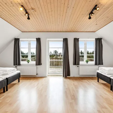 Holiday Home for 22 Guests Hotéis em Tim