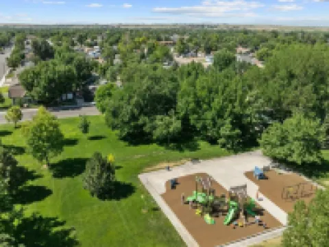 Windsor Farmhouse Family Fun, Yard & Fireplace Hotels in Windsor