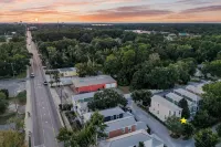 Downtown Ocean Springs Cottage with Golf Cart