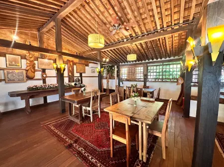 Hotel Posada Los Destiladeros Отели в г. Педаси