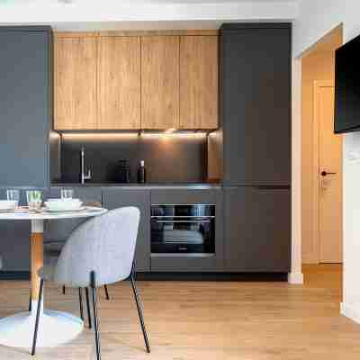 Cozy 1BD apartment with terrace, pool and parking. Arruzafa VI Rooms