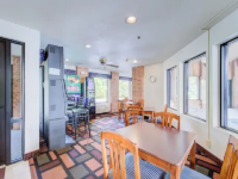Capital O Amerihost Inn and Suites Fulton Hwy 54 MO Hotels in Fulton