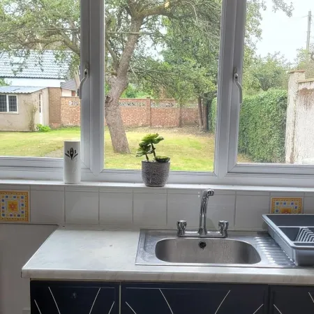 1 Bedroom - Sleeps 3 - Free Parking