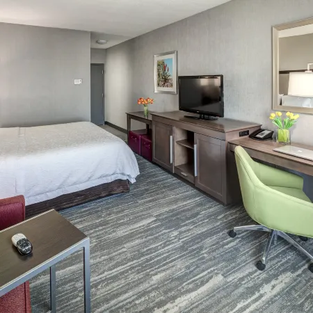 Hampton Inn & Suites Palm Desert
