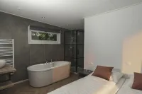 Wellness Lodge with Sauna and Wonderful Views Hotels in Hellendoorn