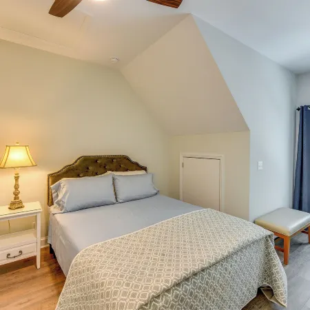 < 1/2 Mi to Old Town: Cozy Bluffton Getaway
