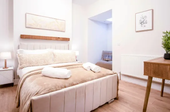 Seascape Retreat - 3 Bedroom Flat - Porthcawl