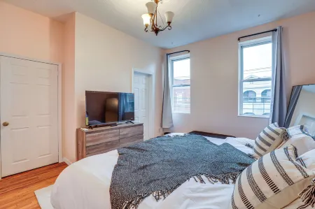Comfy Bayonne Townhome ~ 11 Mi to NYC Attractions