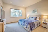 Luxury Mt Bachelor Retreat w/ Hot Tub & Patio - spa