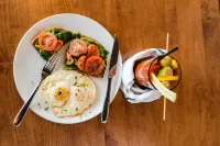 High Peaks Resort - breakfast