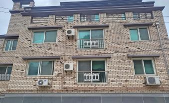 Jeonju Gimmyeongok Kimchi Sukbak Chaehumgwan