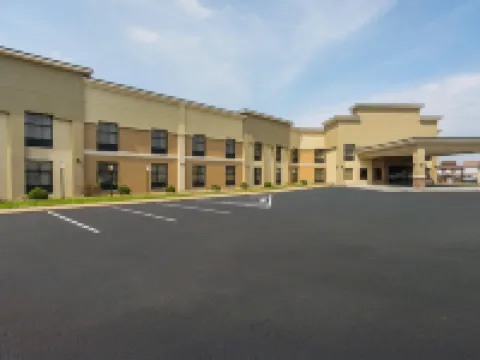 Clarion Inn & Suites Hotels in Vanderburgh County