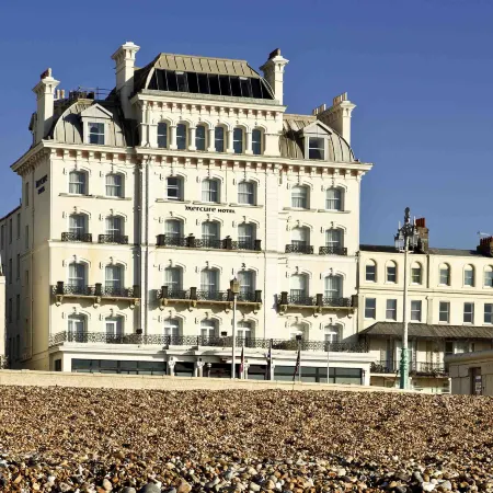 Mercure Brighton Seafront Hotel Отели рядом с достопримечательностью «Пирс Брайтона»