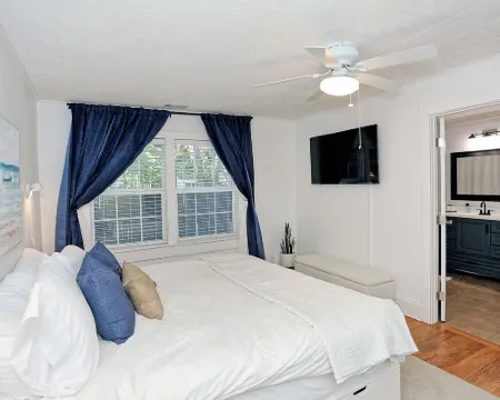 3403 Bannon Hotels in Thunderbolt