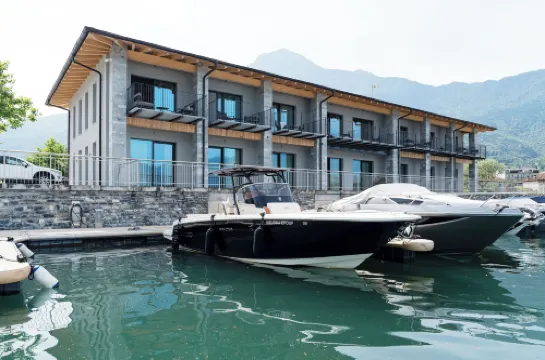 Lago Dorato Marina Lodge - Lakefront