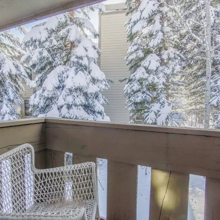 Andora Villa #123 Newly Remodeled 2 BR / 2bath, Centrally Located, Close to Town Center