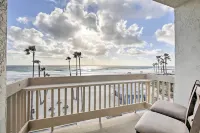 Charming Oceanside Condo w/ Beach & Pool Access! - Apartments