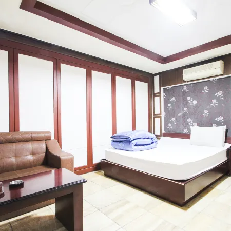 Plus Motel