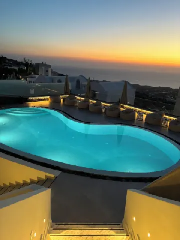 Kudos Suites Firostefani