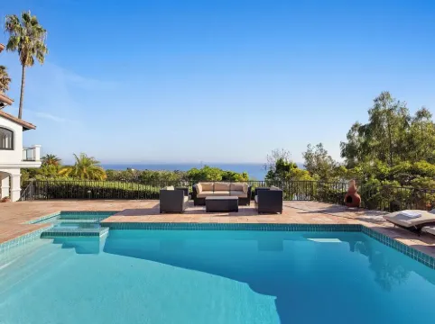 ヴィラ コステラ - ツリーラインド トランクイリティ: 3 レベル エンターテイナーズ ドリーム