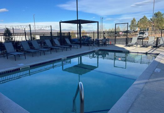 스테이브리지 스위트 외관 및 객실