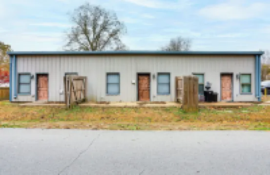 Near Universities: Family Condo in Mcrae! Hotels in 
