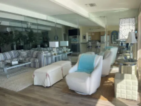 Panoramic Oceanfront Malibu Getaway