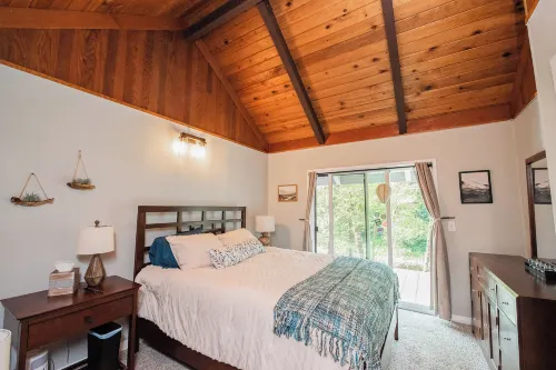 Scenic Views! Riverfront Kalama Home, Pets Welcome - 3-Star
