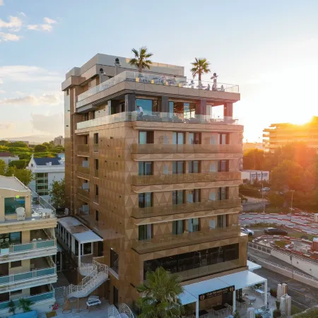 The Promenade Luxury Wellness Hotel