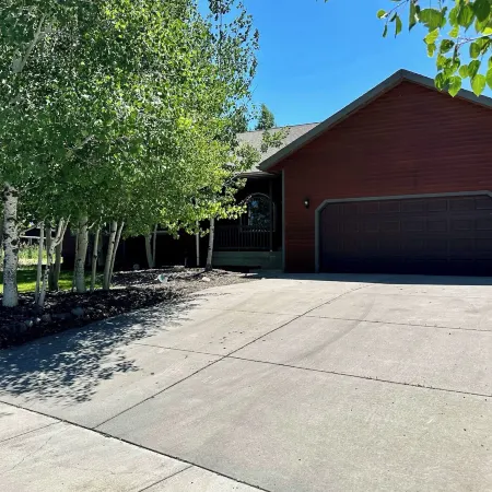 4BR Mtn View Home w/ Grill, Patio, Wood Stove
