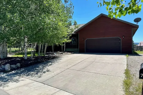 Hike, Golf & Explore: Driggs Home w/ Patio & Grill - 4 estrellas