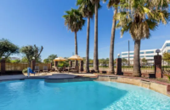 克魯特傑克森湖舒適全套房酒店