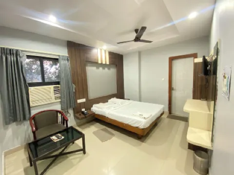 Hotel Raj Residency Hotel a 