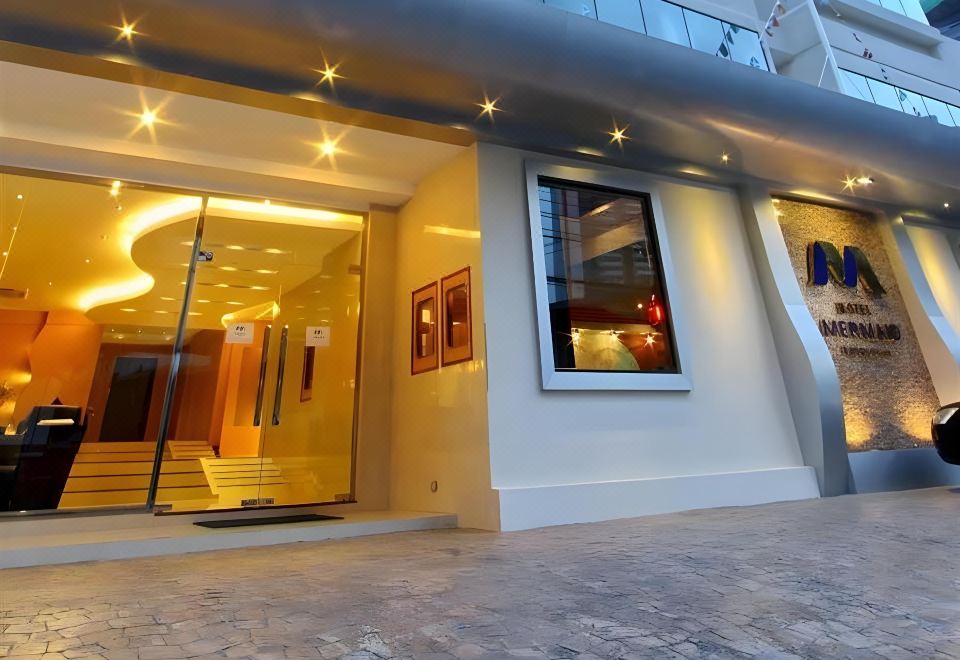 3. 호텔 머메이드 ..