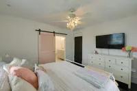 North Wildwood Home w/ Porch ~ 3 Blocks to Beach! - acceptant les animaux