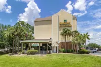Quality Inn & Suites Lehigh Acres Fort Myers - Bar