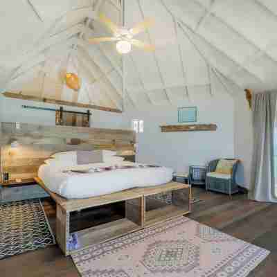 Thatch Caye Resort a Muy'Ono Resort Rooms