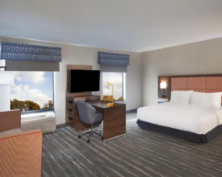 Hampton Inn & Suites Cleveland-Mentor Hotels in Mentor