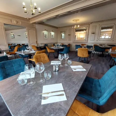 Logis Hôtels - Hôtel et Restaurant le Lion d'Or