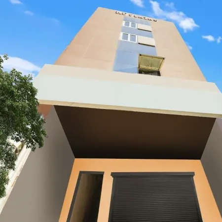 Roomshala 147 KD Plazav Отели рядом с достопримечательностью «Храм Чаттарпур»