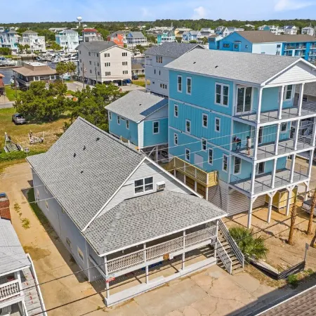 "Sand Dollar Suites" Suite 4: A Short Stroll from Our Sandy Shores!