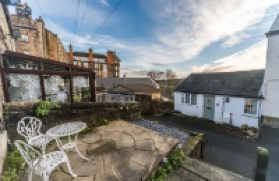 Hillside Cottage in Matlock, No Deposit
